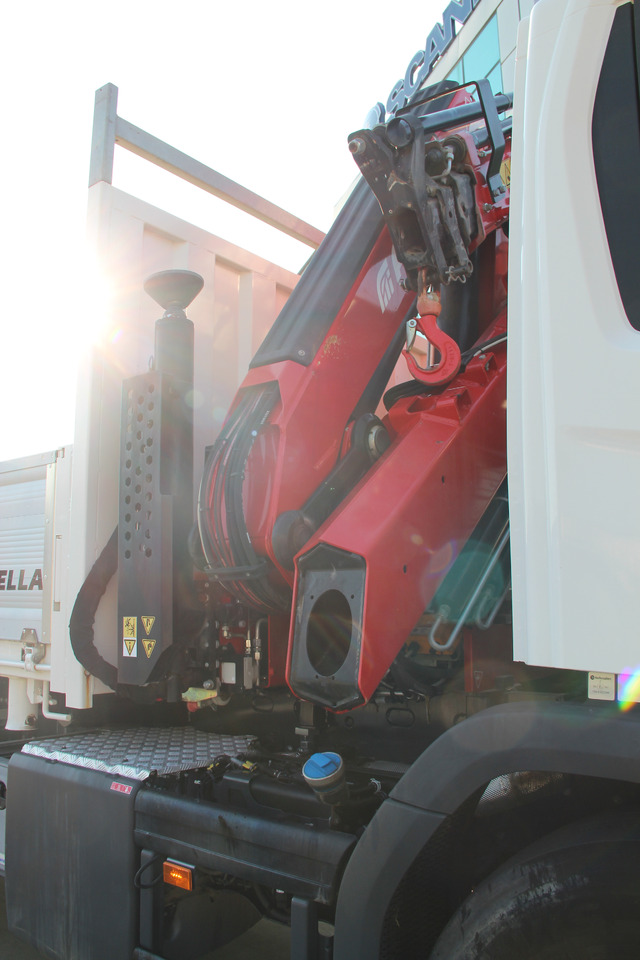 SCANIA P280 - Cassone Ribaltabile con gru retrocabina marca Ferrari mod. F7183C - Crane truck: picture 5 SCANIA P280 - Cassone Ribaltabile con gru retrocabina marca Ferrari mod. F7183C - Crane truck: picture 5
