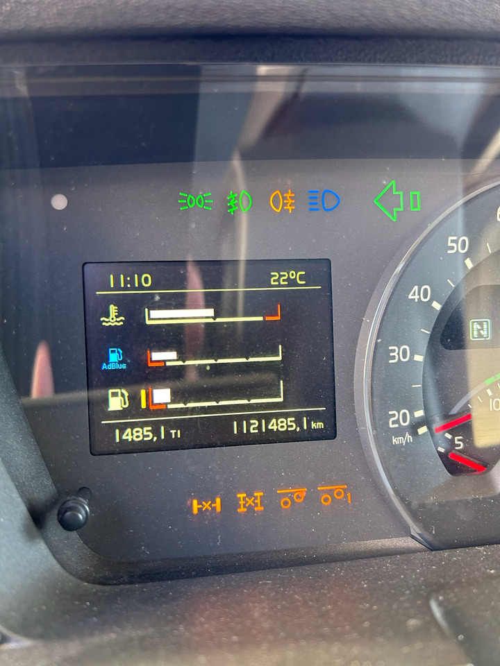 VOLVO FH 750 - Refrigerator truck: picture 2 VOLVO FH 750 - Refrigerator truck: picture 2