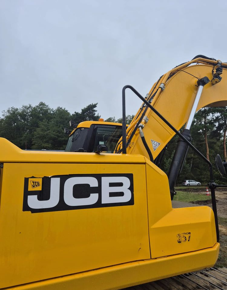 JCB 220XLC - Crawler excavator: picture 3 JCB 220XLC - Crawler excavator: picture 3