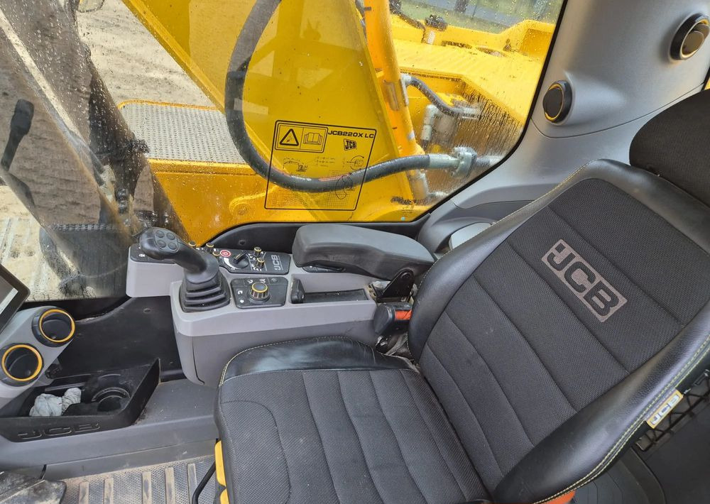 Crawler excavator JCB 220XLC: picture 11