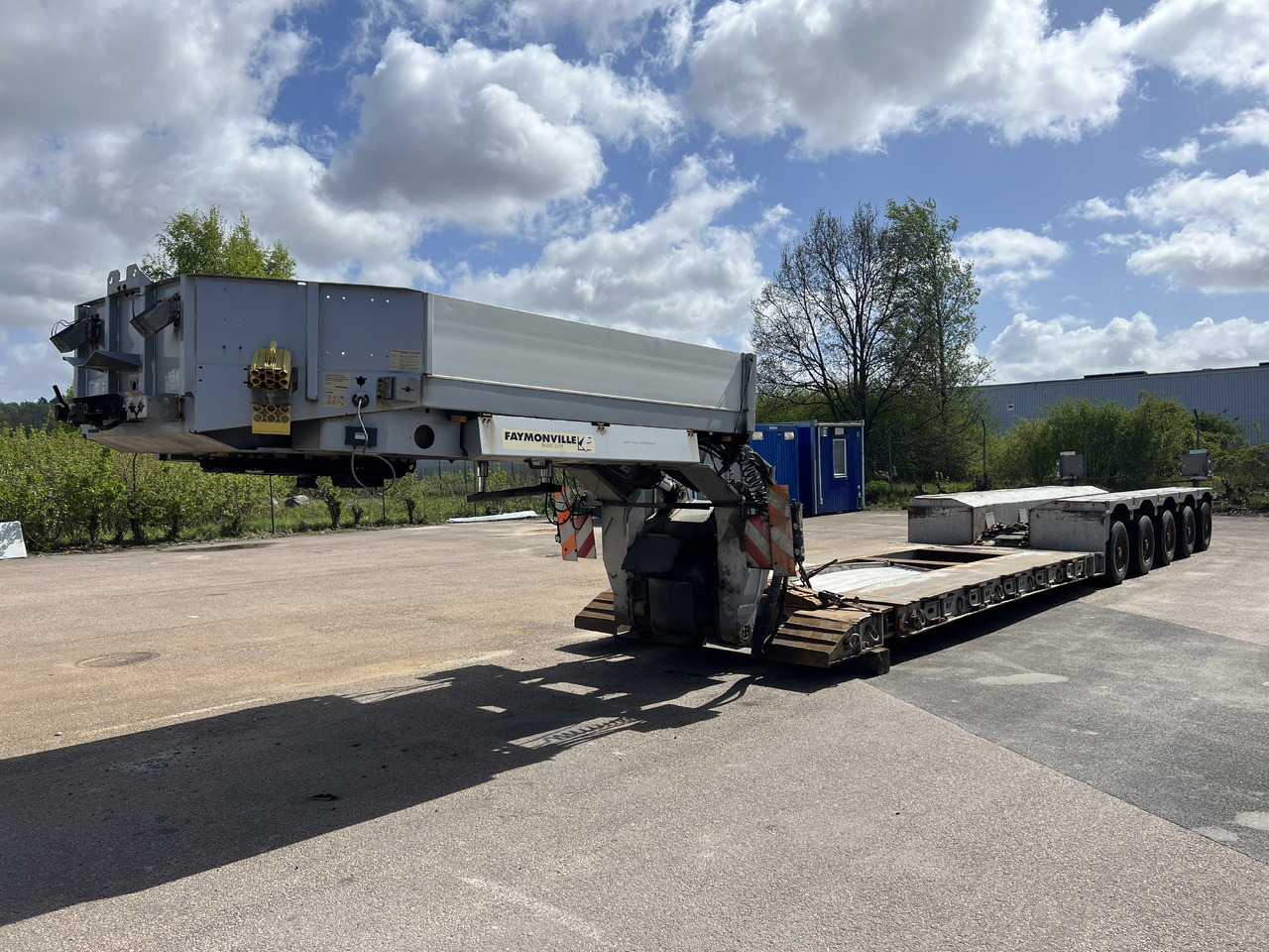FAYMONVILLE MegaMAX - Low loader semi-trailer: picture 1 FAYMONVILLE MegaMAX - Low loader semi-trailer: picture 1