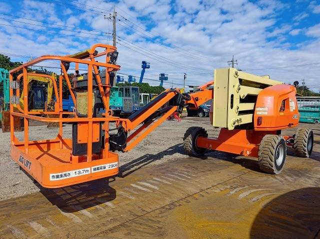JLG 450AJ - Articulated boom: picture 1 JLG 450AJ - Articulated boom: picture 1