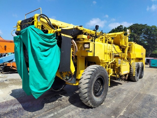 KOMATSU GC380F-2 - Cold planer: picture 1 KOMATSU GC380F-2 - Cold planer: picture 1