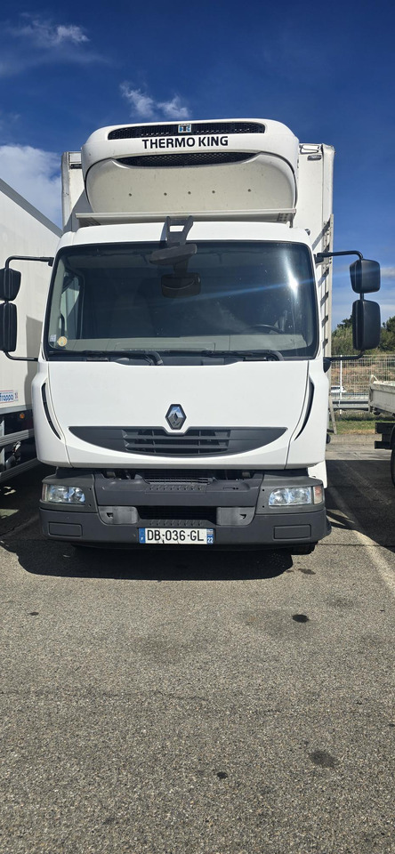 RENAULT - Refrigerator truck: picture 2 RENAULT - Refrigerator truck: picture 2