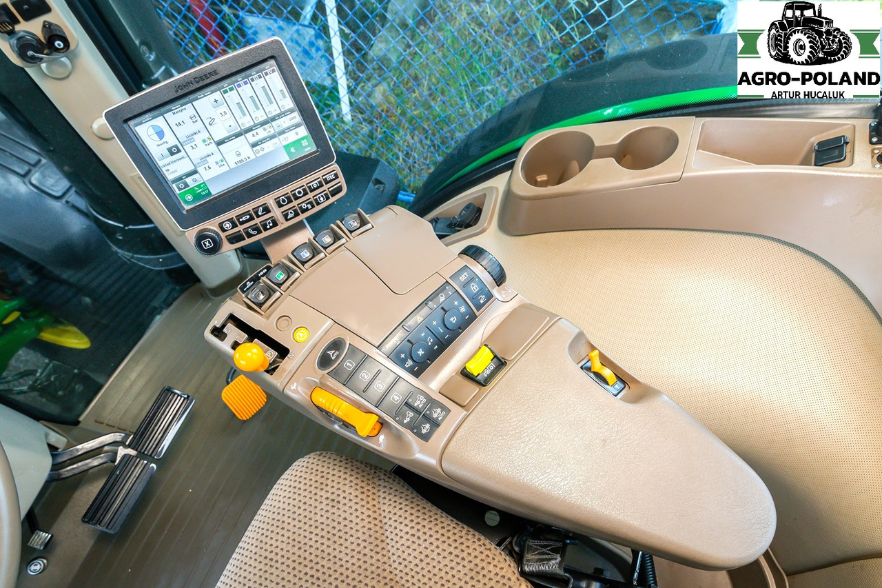 JOHN DEERE 8295 R - 5105 h - POWERSHIFT - AUTOTRAC - 2016 ROK - ORYGINALNE OPONY - Farm tractor: picture 3 JOHN DEERE 8295 R - 5105 h - POWERSHIFT - AUTOTRAC - 2016 ROK - ORYGINALNE OPONY - Farm tractor: picture 3