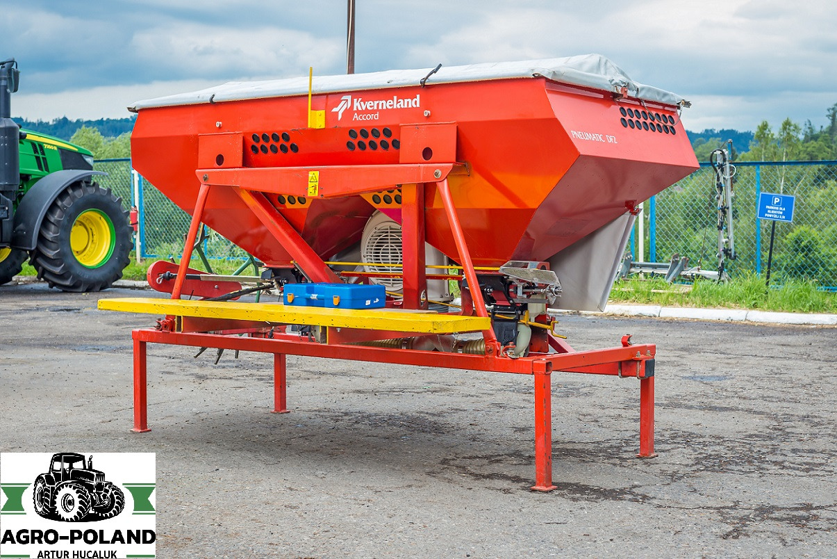 KVERNELAND OPTIMA - 12 X 75 + ZBIORNIK NA NAWÓZ - Precision sowing machine: picture 2 KVERNELAND OPTIMA - 12 X 75 + ZBIORNIK NA NAWÓZ - Precision sowing machine: picture 2