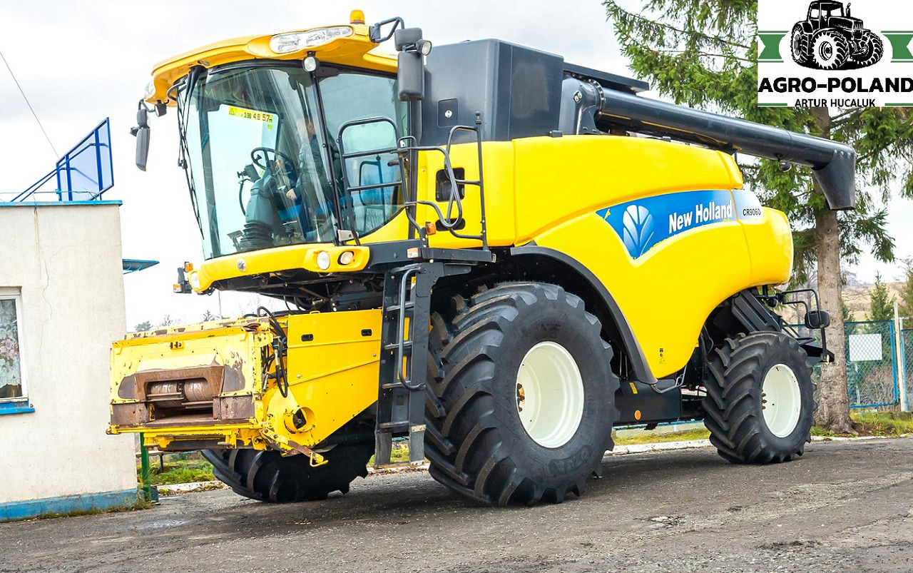 NEW HOLLAND CR 9060 - 2008 - 2554 h + HEDER 6,09 M - Combine harvester: picture 2 NEW HOLLAND CR 9060 - 2008 - 2554 h + HEDER 6,09 M - Combine harvester: picture 2