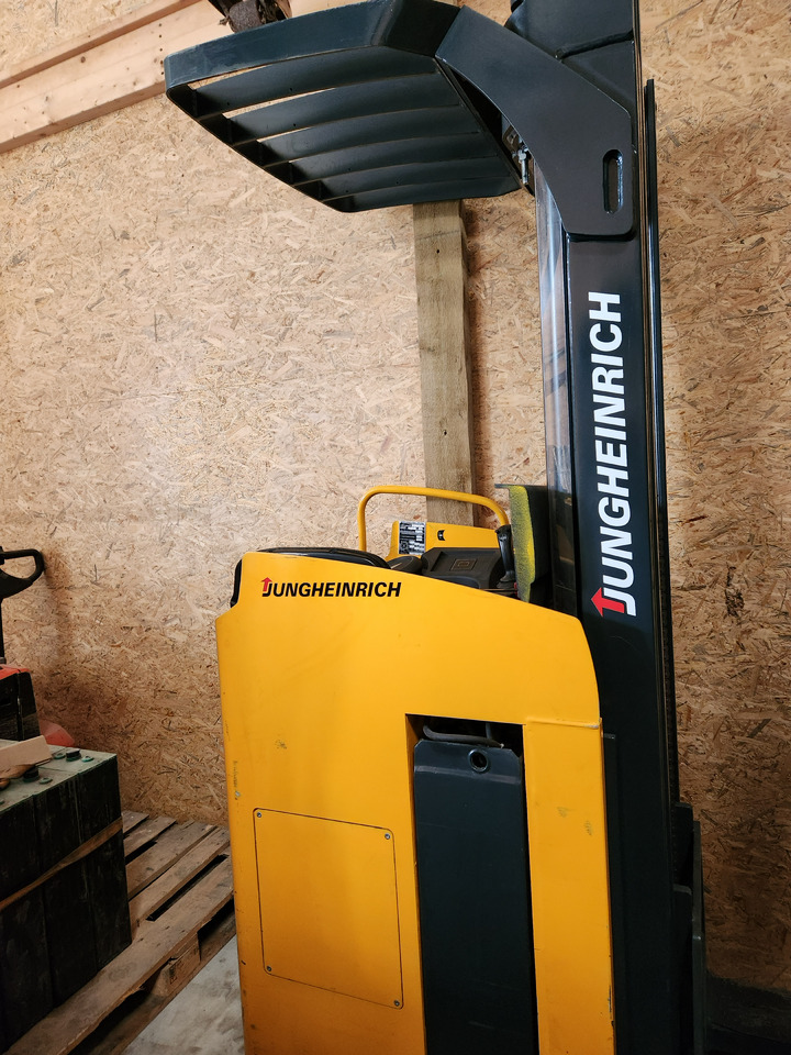 JUNGHEINRICH ESC 216z - Warehouse equipment: picture 1 JUNGHEINRICH ESC 216z - Warehouse equipment: picture 1