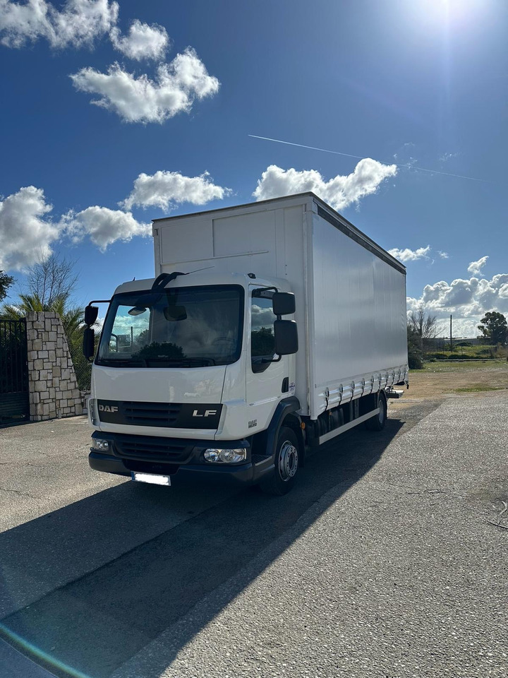 DAF LF 45.250 - Curtainsider truck: picture 1 DAF LF 45.250 - Curtainsider truck: picture 1