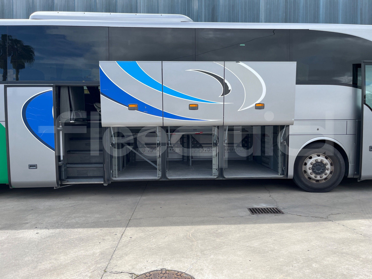 Coach Mercedes-Benz Tourismo: picture 7