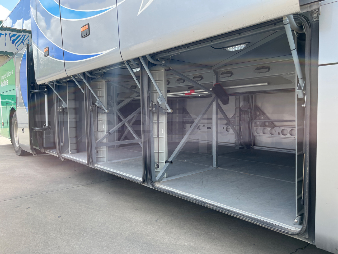 Coach Mercedes-Benz Tourismo: picture 8