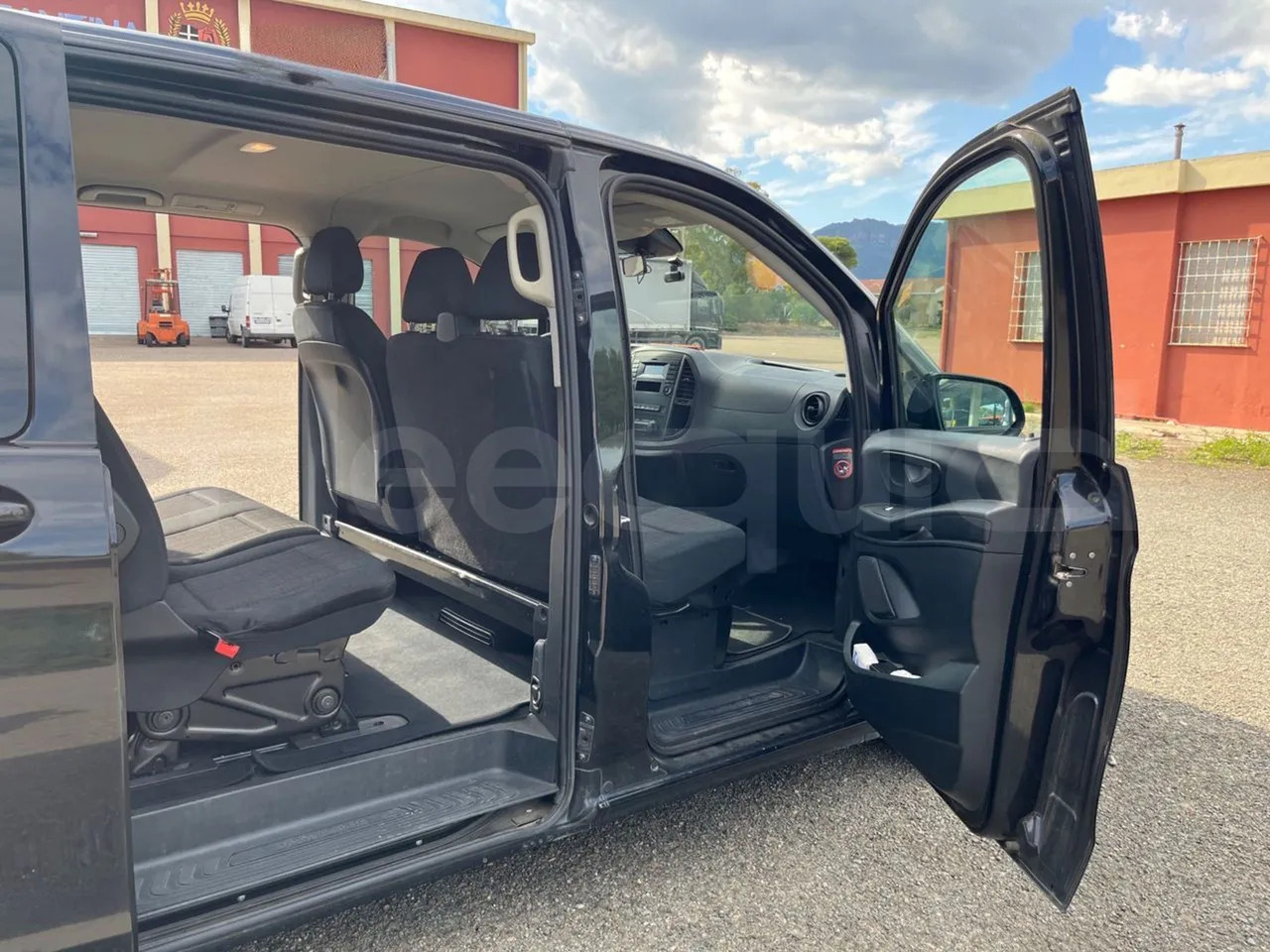 Leasing of  Mercedes-Benz Vito Tourer Mercedes-Benz Vito Tourer: picture 14