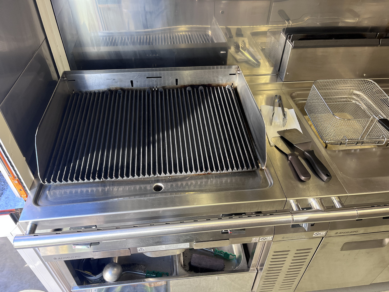 FOOD TRUCK - Nadgradnja s kuhinjsko opremo: ANGELO PO - Volkswagen Crafter - Van: picture 5 FOOD TRUCK - Nadgradnja s kuhinjsko opremo: ANGELO PO - Volkswagen Crafter - Van: picture 5