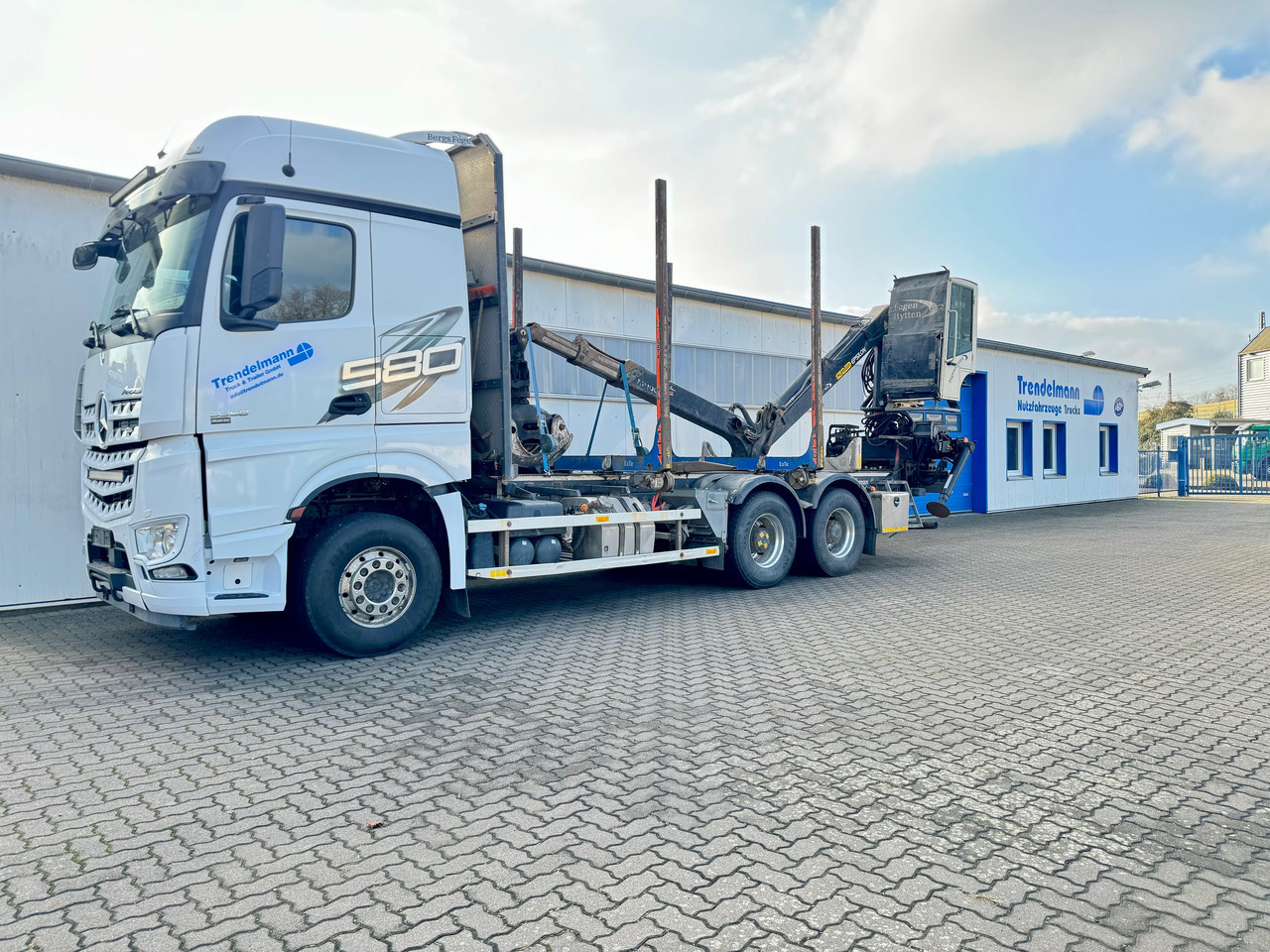 Mercedes Arocs 3358 L 6x4 Radstand 4500 Arocs 3358 L 6x4 Blatt-Luft Gefedert - Timber truck: picture 3 Mercedes Arocs 3358 L 6x4 Radstand 4500 Arocs 3358 L 6x4 Blatt-Luft Gefedert - Timber truck: picture 3