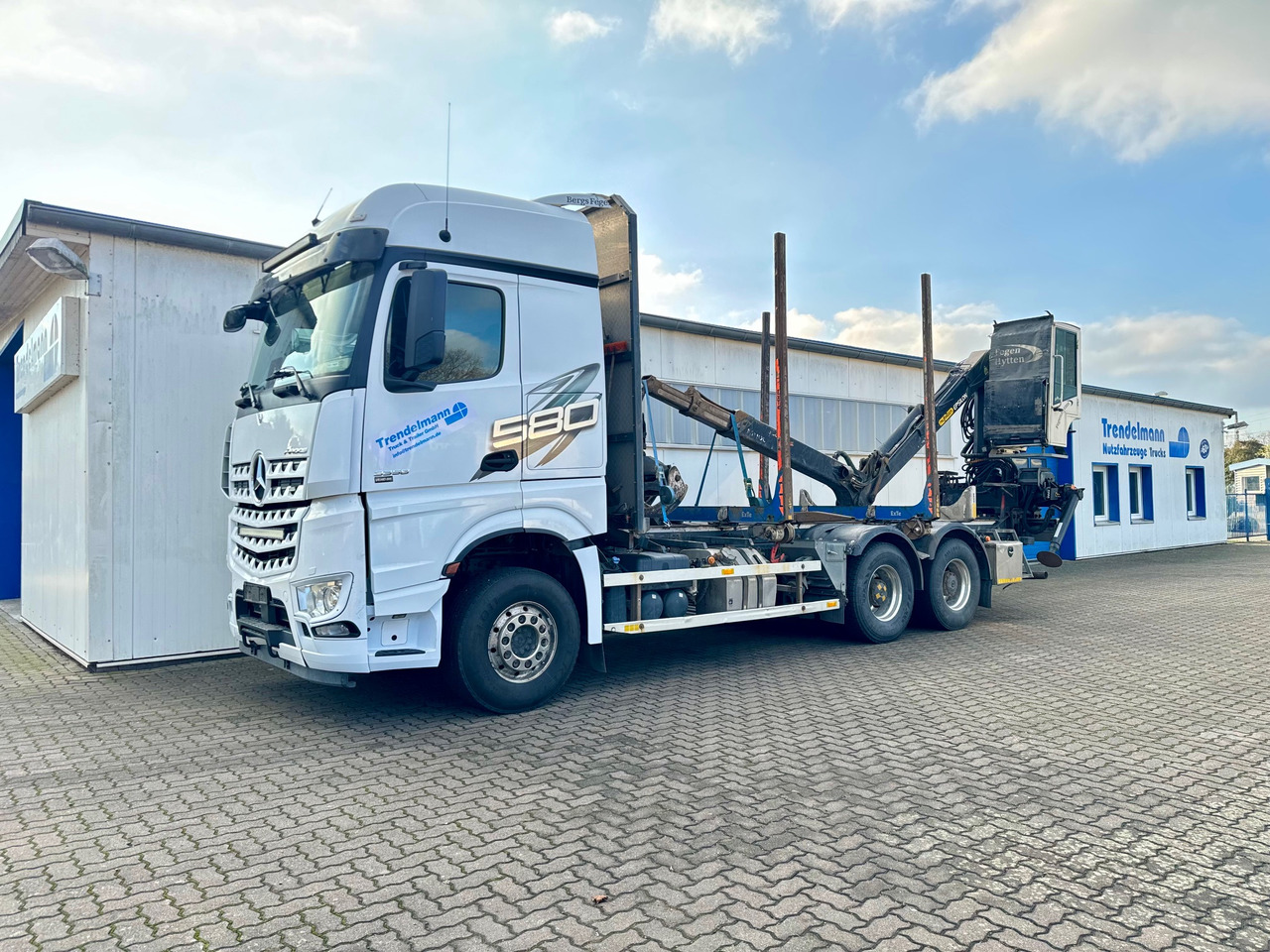 Mercedes Arocs 3358 L 6x4 Radstand 4500 Arocs 3358 L 6x4 Blatt-Luft Gefedert - Timber truck: picture 2 Mercedes Arocs 3358 L 6x4 Radstand 4500 Arocs 3358 L 6x4 Blatt-Luft Gefedert - Timber truck: picture 2