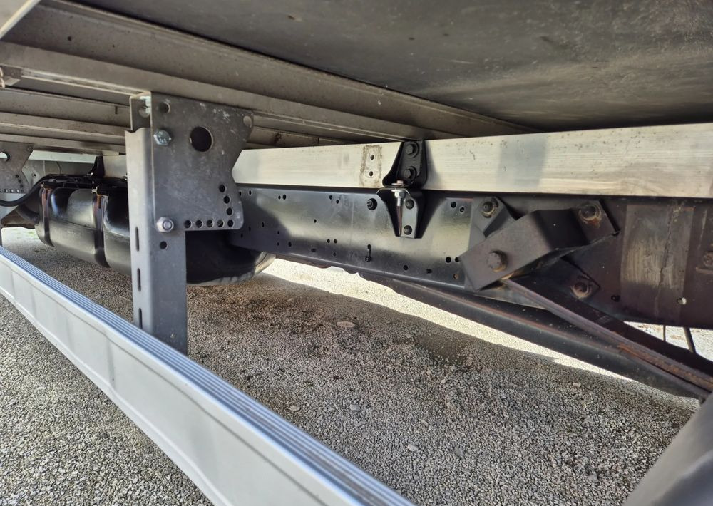 Iveco 35C15 3.0 - Flatbed van: picture 4 Iveco 35C15 3.0 - Flatbed van: picture 4