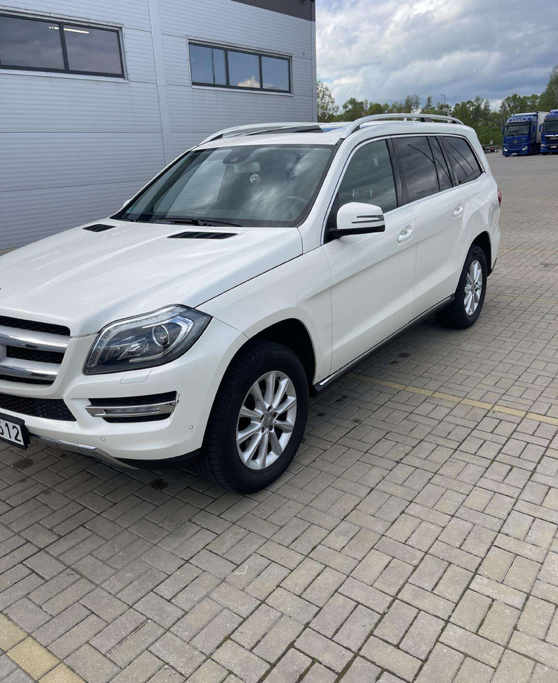 Mercedes-Benz GL350 - SUV: picture 4 Mercedes-Benz GL350 - SUV: picture 4