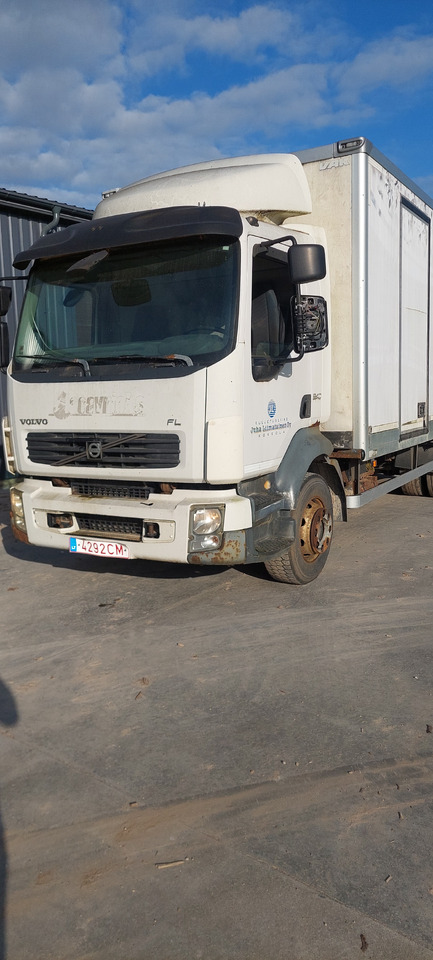 VOLVO FL240 - Box truck: picture 1 VOLVO FL240 - Box truck: picture 1