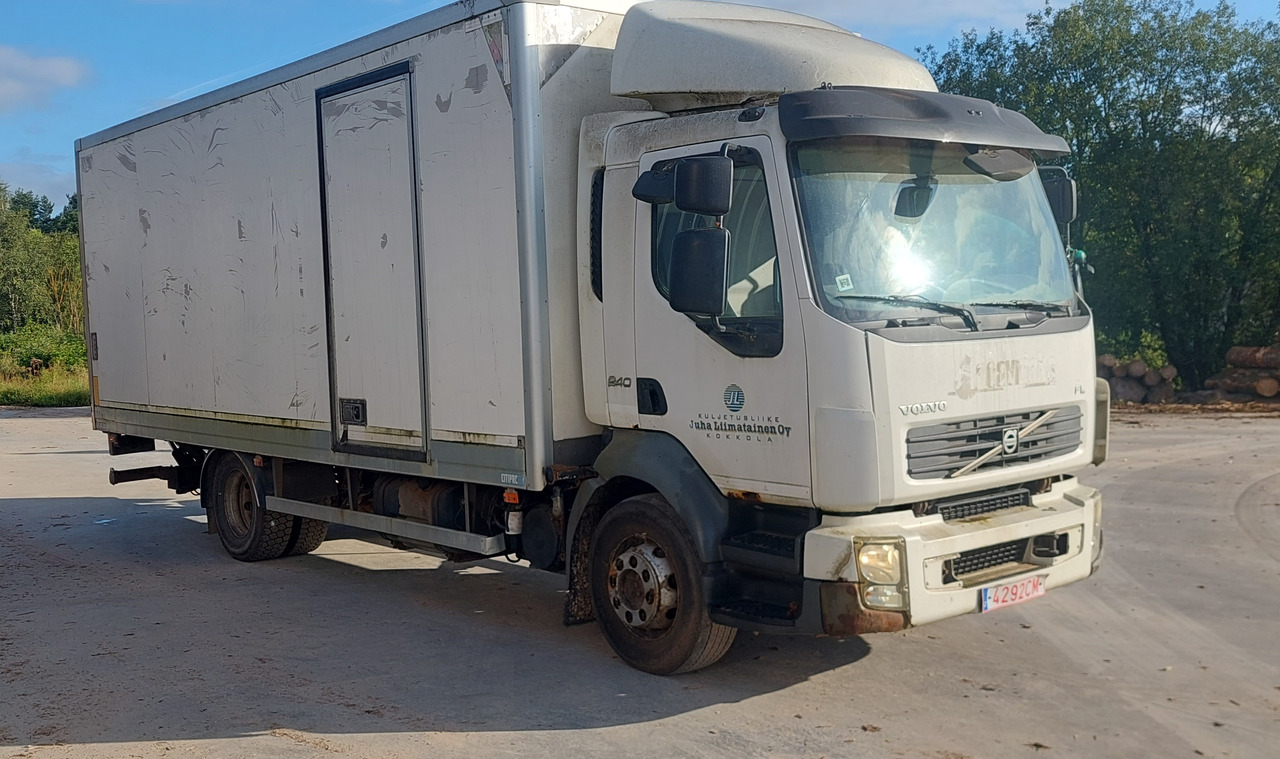 VOLVO FL240 - Box truck: picture 5 VOLVO FL240 - Box truck: picture 5