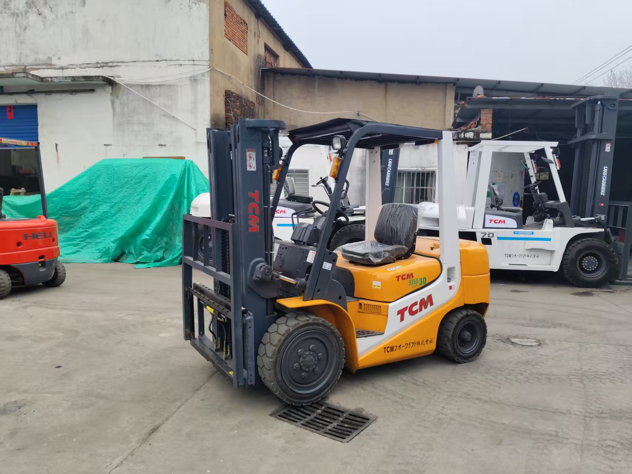 TCM FD30 Japan brand used 3 ton diesel forklift Customizable mast clamps - Diesel forklift: picture 1 TCM FD30 Japan brand used 3 ton diesel forklift Customizable mast clamps - Diesel forklift: picture 1
