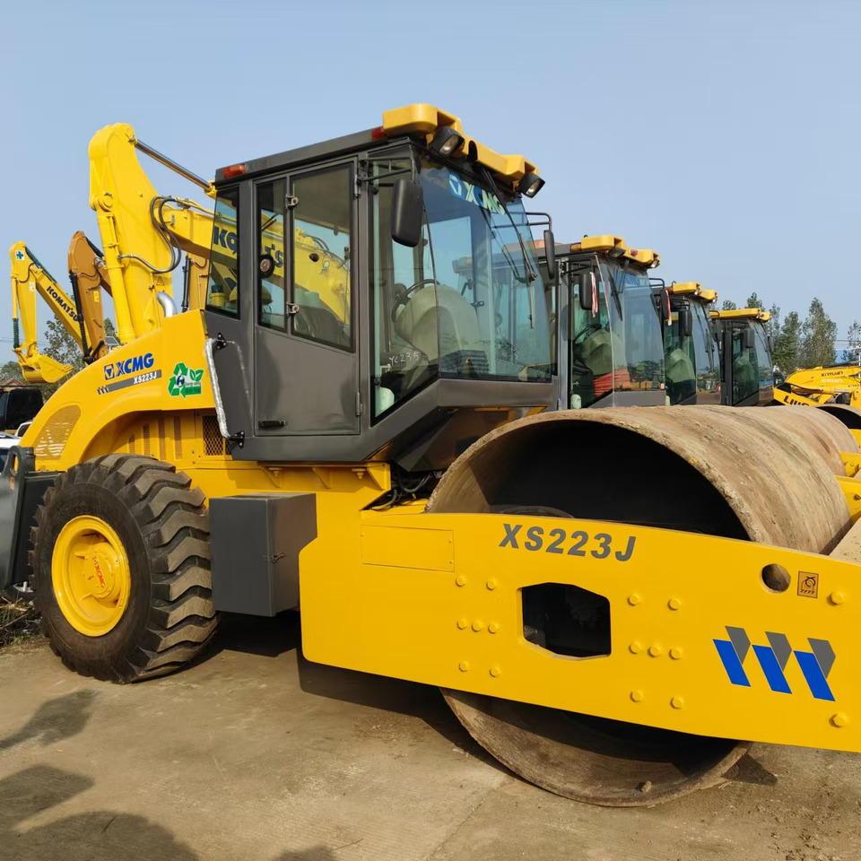 XCMG XS223J used road roller low hours factory price - Compactor: picture 1 XCMG XS223J used road roller low hours factory price - Compactor: picture 1