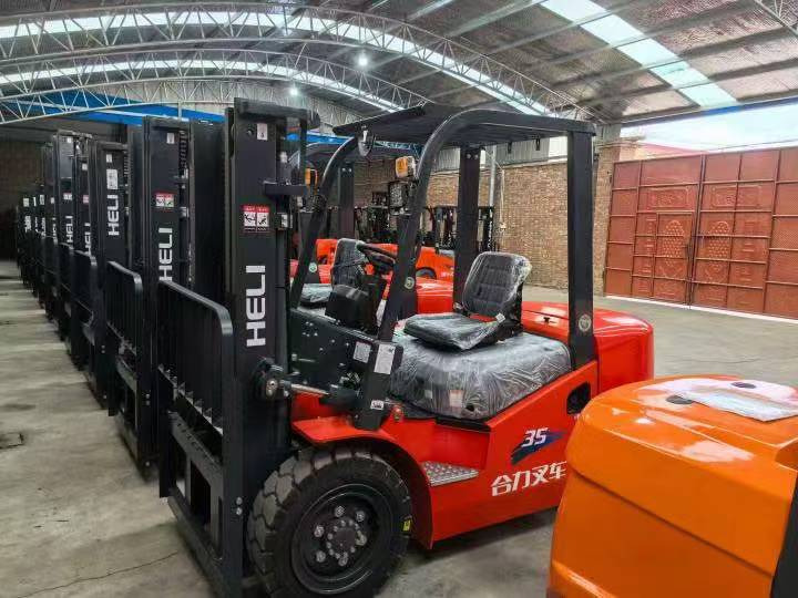 Heli brand new 3.5T diesel forklift(Clamp available) - Diesel forklift: picture 1 Heli brand new 3.5T diesel forklift(Clamp available) - Diesel forklift: picture 1