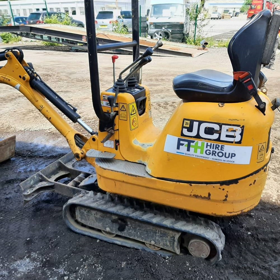 JCB 8008  - Mini excavator: picture 5 JCB 8008  - Mini excavator: picture 5