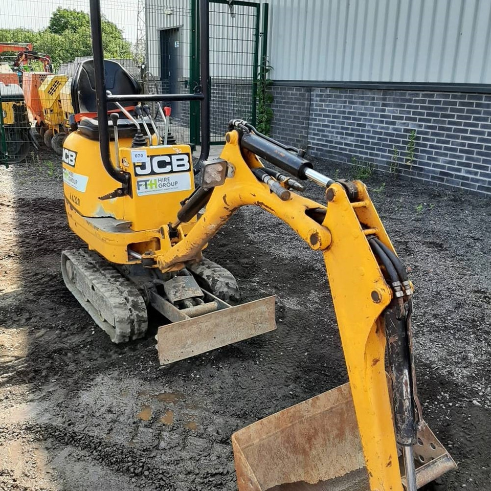 JCB 8008  - Mini excavator: picture 2 JCB 8008  - Mini excavator: picture 2