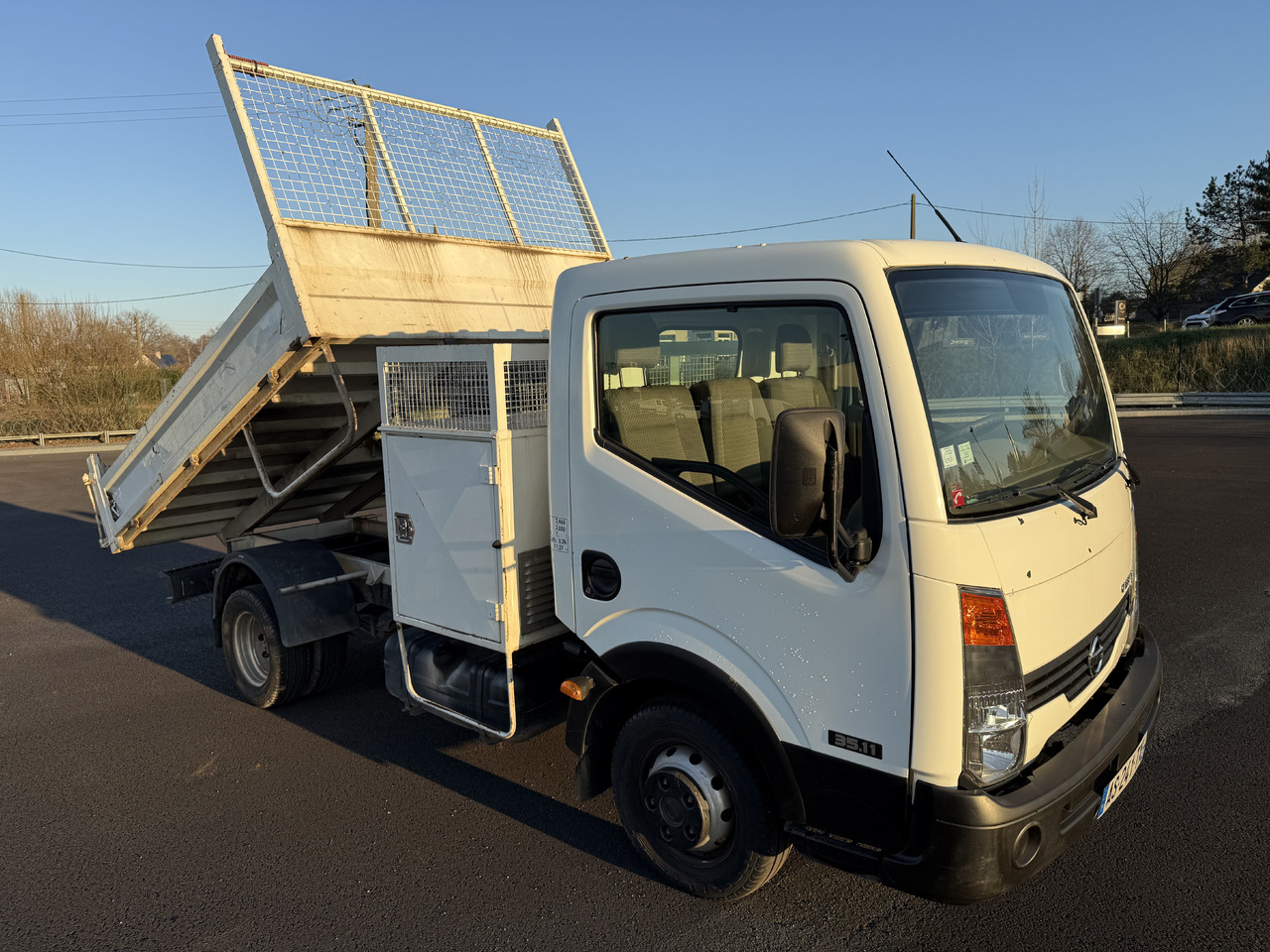 NISSAN CABSTAR 35.11 - Tipper van: picture 1 NISSAN CABSTAR 35.11 - Tipper van: picture 1