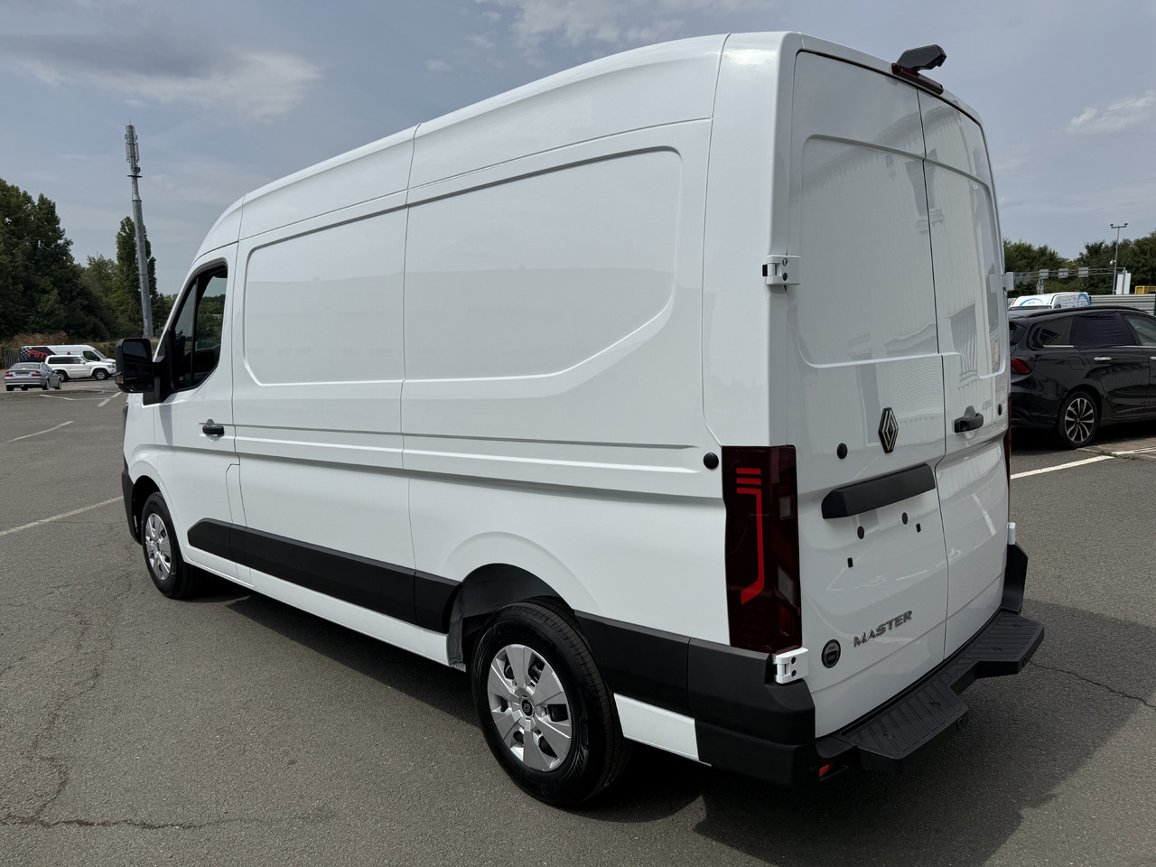 RENAULT MASTER 3T5 L2H2 EXTRA 2.0DCI150 - Panel van: picture 4 RENAULT MASTER 3T5 L2H2 EXTRA 2.0DCI150 - Panel van: picture 4