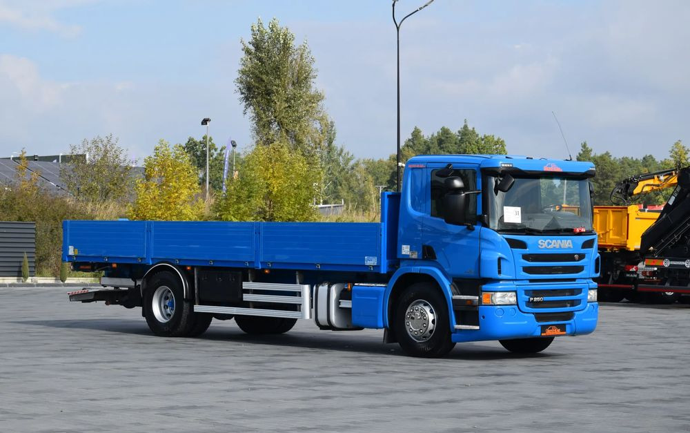 Scania P250 / EURO 6 / SKRZYNIA 7.8 M / WINDA DHOLLANDIA / PODUSZKI NA TYLNEJ OSI / RETARDER / KLIMA / TEMPOMAT / SERWISOWANY / SPROWADZONY - Dropside/ Flatbed truck: picture 3 Scania P250 / EURO 6 / SKRZYNIA 7.8 M / WINDA DHOLLANDIA / PODUSZKI NA TYLNEJ OSI / RETARDER / KLIMA / TEMPOMAT / SERWISOWANY / SPROWADZONY - Dropside/ Flatbed truck: picture 3