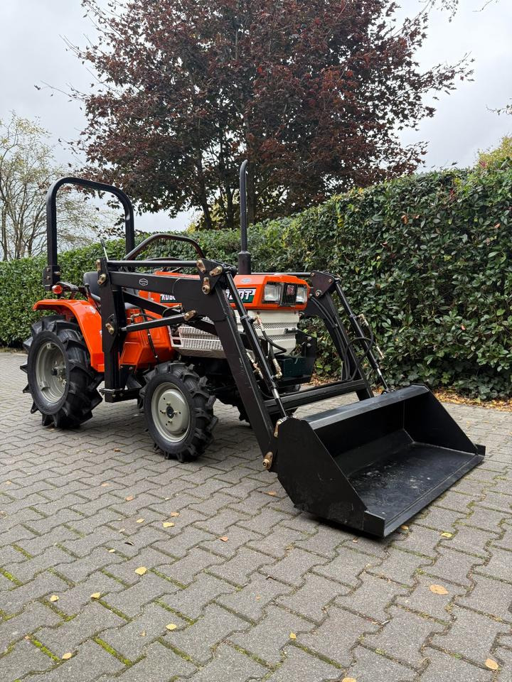Kleintrakor Kubota B1402DT mit Frontlader ab 125 € pro Monat. - Compact tractor: picture 2 Kleintrakor Kubota B1402DT mit Frontlader ab 125 € pro Monat. - Compact tractor: picture 2