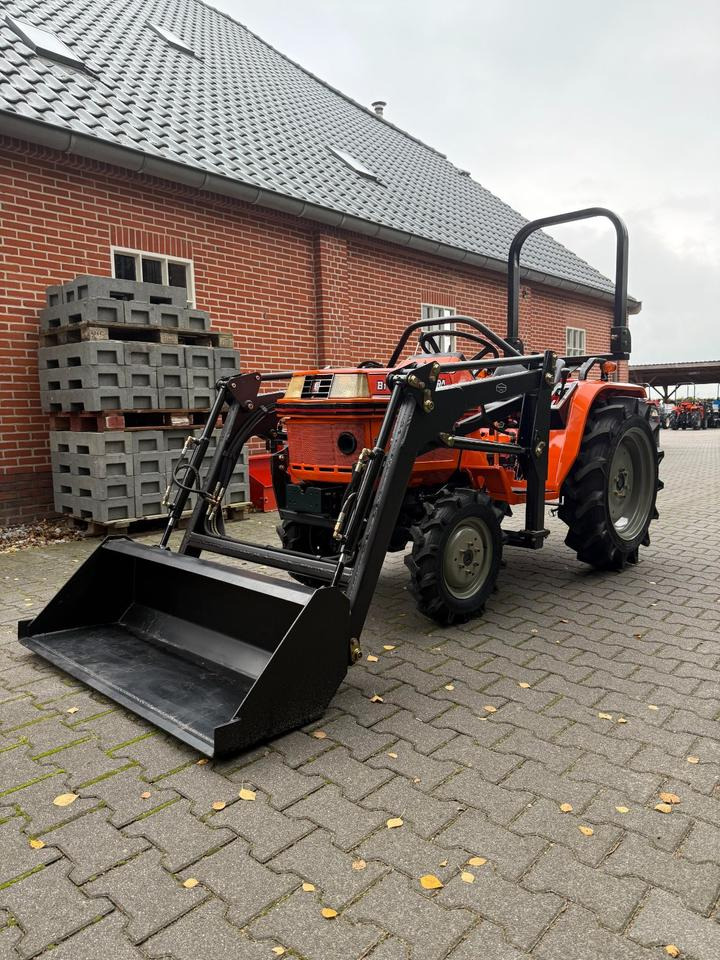 Kleintraktor Kubota B1-17 mit Frontlader ab 125 € pro Monat. - Compact tractor: picture 1 Kleintraktor Kubota B1-17 mit Frontlader ab 125 € pro Monat. - Compact tractor: picture 1