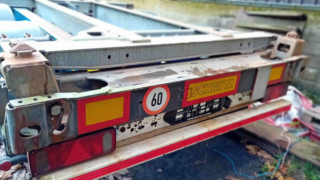 SCHMITZ CARGOBULL châssis porte-conteneur semi-remorque Os  - type SGF*3 - adaptable pour conteneur 20' et 40' - Container transporter/ Swap body semi-trailer: picture 4 SCHMITZ CARGOBULL châssis porte-conteneur semi-remorque Os  - type SGF*3 - adaptable pour conteneur 20' et 40' - Container transporter/ Swap body semi-trailer: picture 4