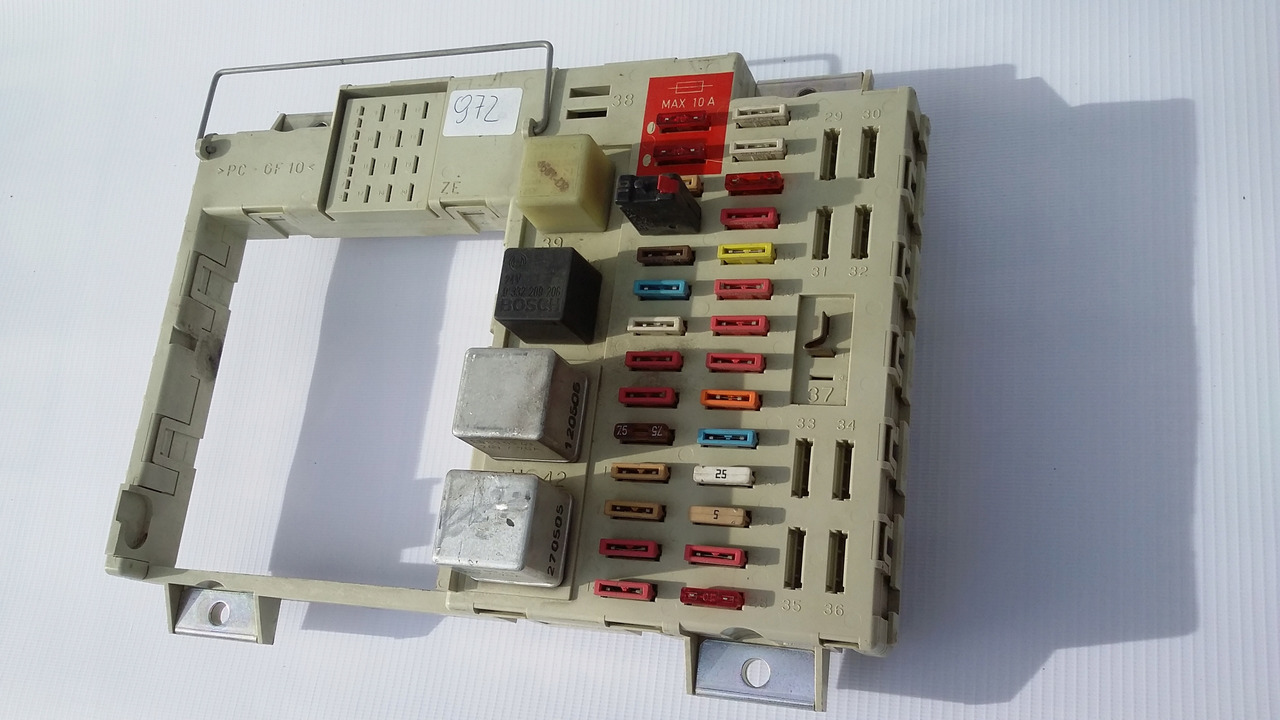PŁYTA BEZPIECZNIKÓW BEZPIECZNIKI MAN TGX TGS TGA - Fuse for Truck: picture 1 PŁYTA BEZPIECZNIKÓW BEZPIECZNIKI MAN TGX TGS TGA - Fuse for Truck: picture 1