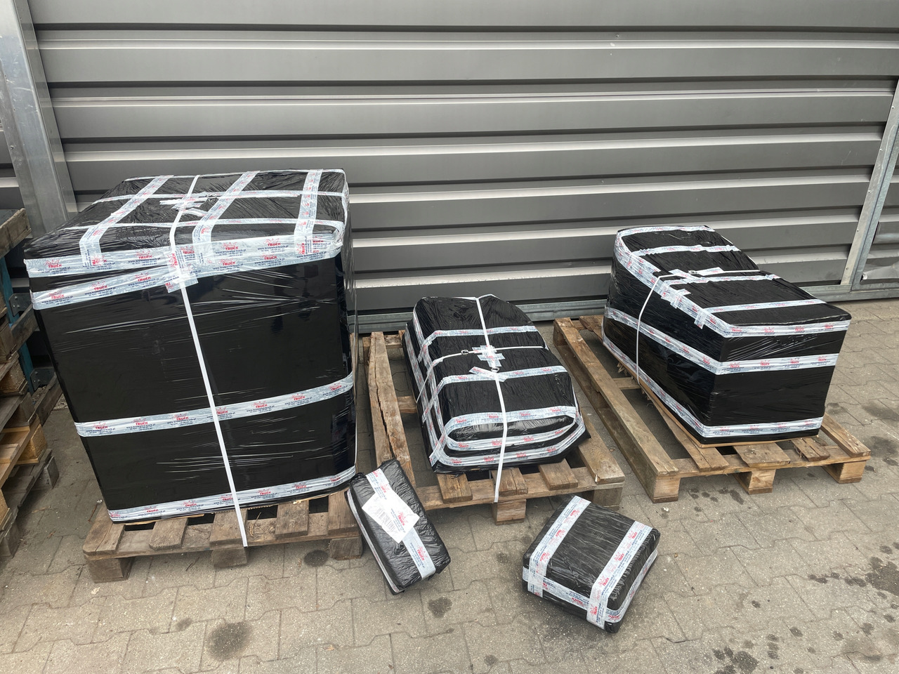 RECYRKULATOR SPALIN MAN TGA TGX TGS D26 51081007141 - EGR cooler for Truck: picture 5 RECYRKULATOR SPALIN MAN TGA TGX TGS D26 51081007141 - EGR cooler for Truck: picture 5