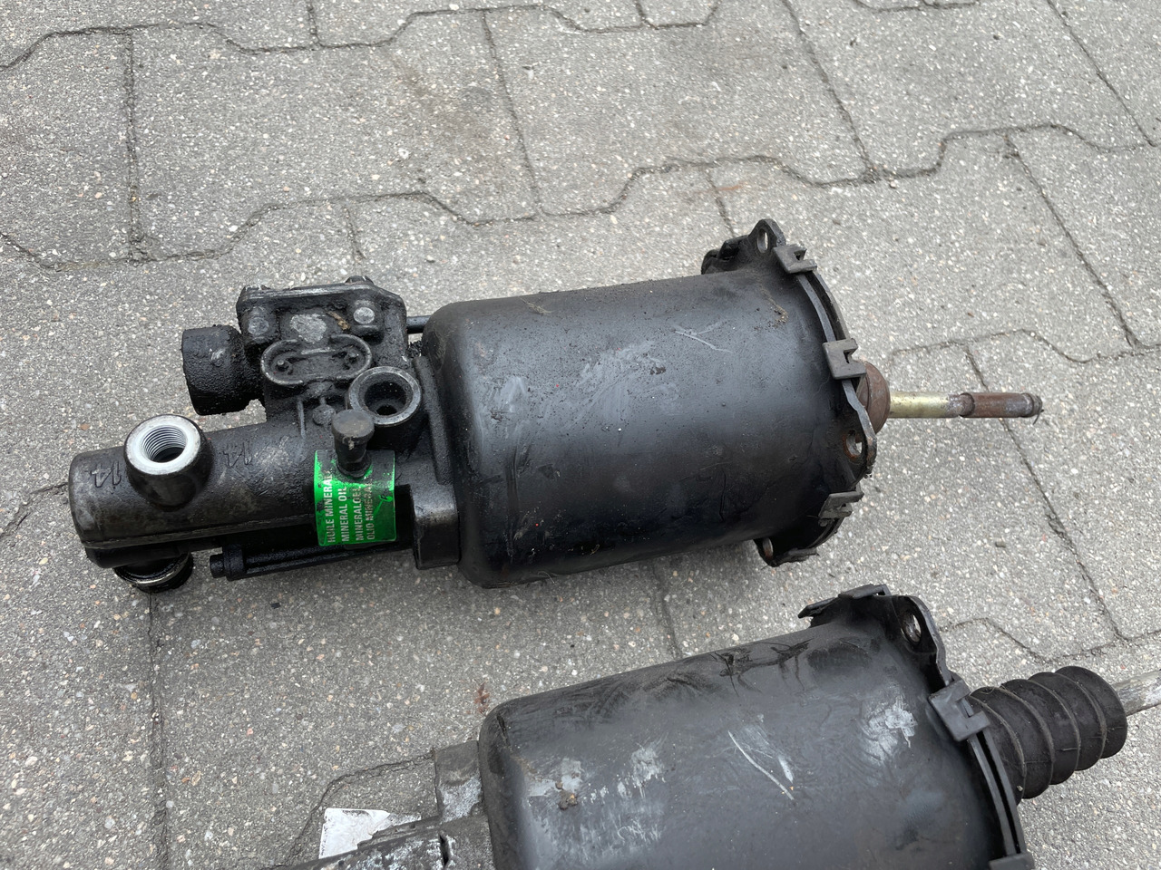 WYBIERAK SKRZYNI BIEGÓW WYSPRZĘGLIK ZAWÓR MAN TGA TGS TGX 9700514127 - Clutch cylinder for Truck: picture 3 WYBIERAK SKRZYNI BIEGÓW WYSPRZĘGLIK ZAWÓR MAN TGA TGS TGX 9700514127 - Clutch cylinder for Truck: picture 3