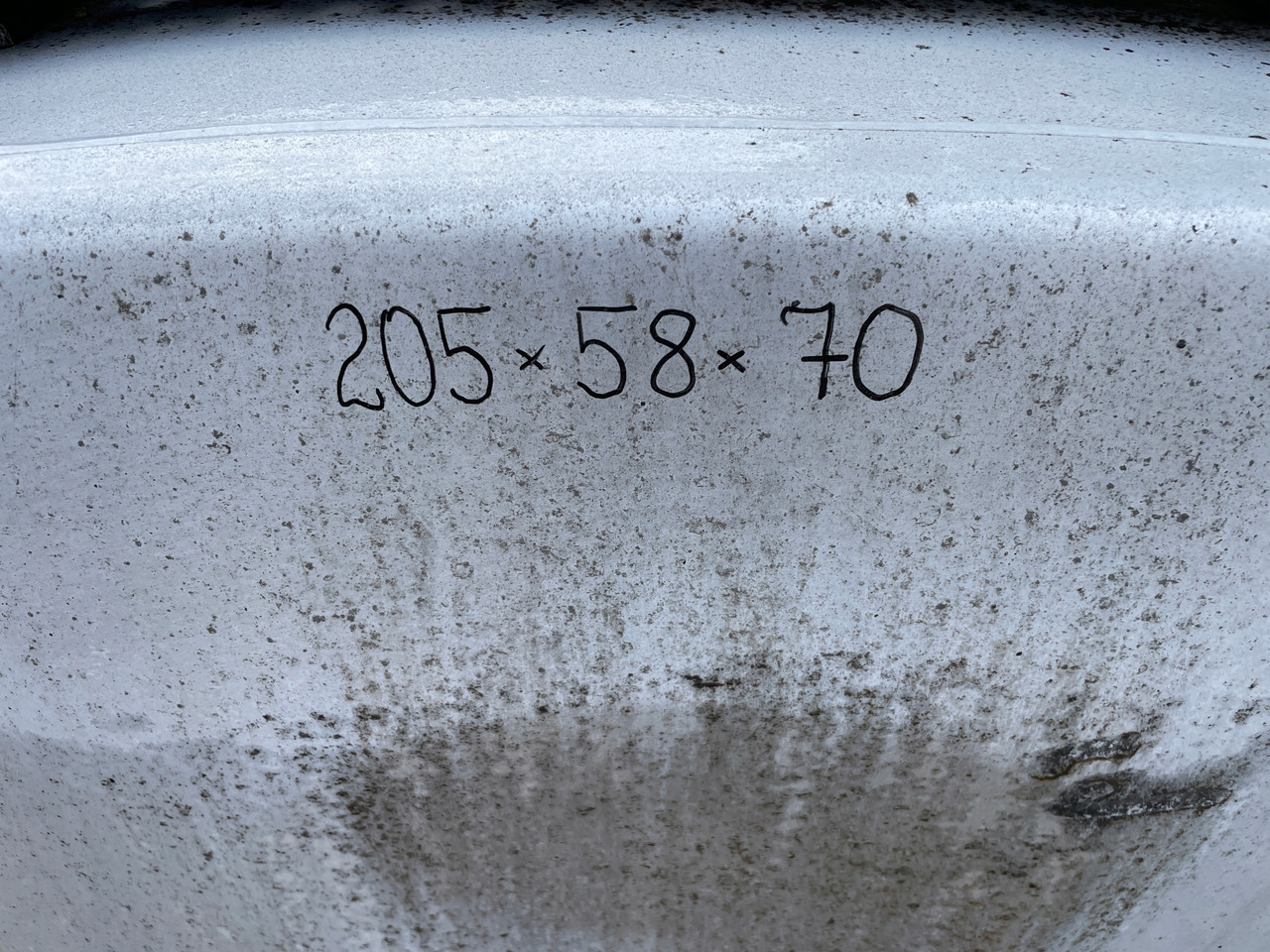 ZBIORNIK PALIWA 595L 75 ADBLUE LOW DECK MAN TGA TGX TGS 2003382 - Fuel tank for Truck: picture 4 ZBIORNIK PALIWA 595L 75 ADBLUE LOW DECK MAN TGA TGX TGS 2003382 - Fuel tank for Truck: picture 4