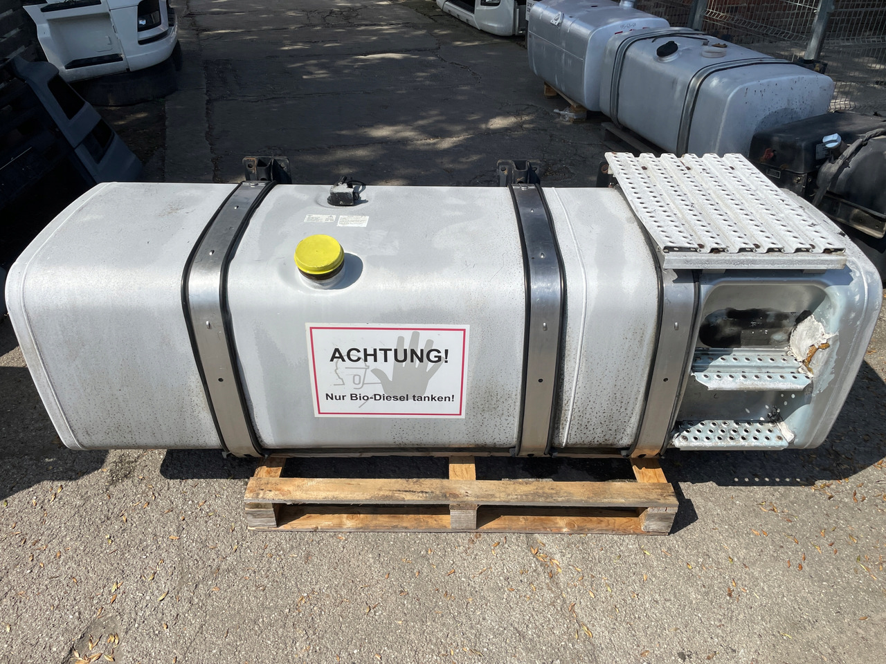 ZBIORNIK PALIWA 780 L MAN TGA TGX TGS 81122015670 - Fuel tank for Truck: picture 1 ZBIORNIK PALIWA 780 L MAN TGA TGX TGS 81122015670 - Fuel tank for Truck: picture 1