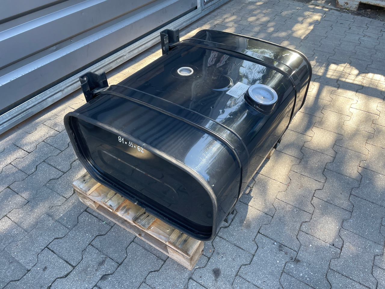 ZBIORNIK PALIWA MAN 150 L , L2000 TGL TGM 81122015818 - NOWY - - Fuel tank for Truck: picture 2 ZBIORNIK PALIWA MAN 150 L , L2000 TGL TGM 81122015818 - NOWY - - Fuel tank for Truck: picture 2