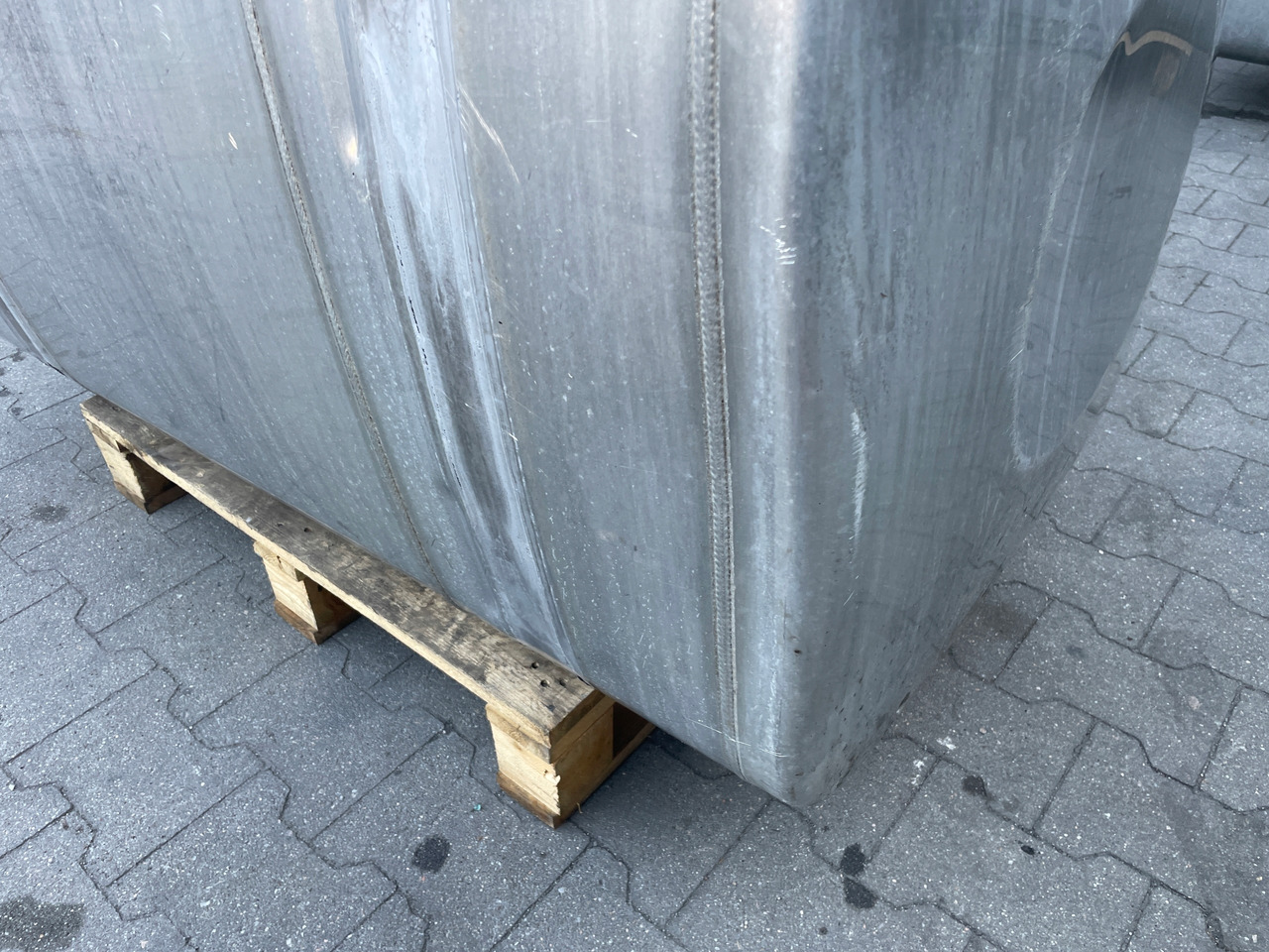 ZBIORNIK PALIWA MAN TGX TGS 580L 81122016685 - Fuel tank for Truck: picture 4 ZBIORNIK PALIWA MAN TGX TGS 580L 81122016685 - Fuel tank for Truck: picture 4