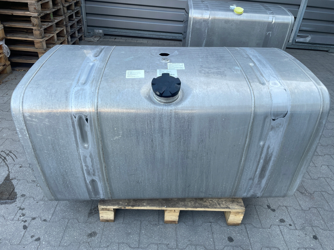 ZBIORNIK PALIWA MAN TGX TGS 580L 81122016685 - Fuel tank for Truck: picture 1 ZBIORNIK PALIWA MAN TGX TGS 580L 81122016685 - Fuel tank for Truck: picture 1