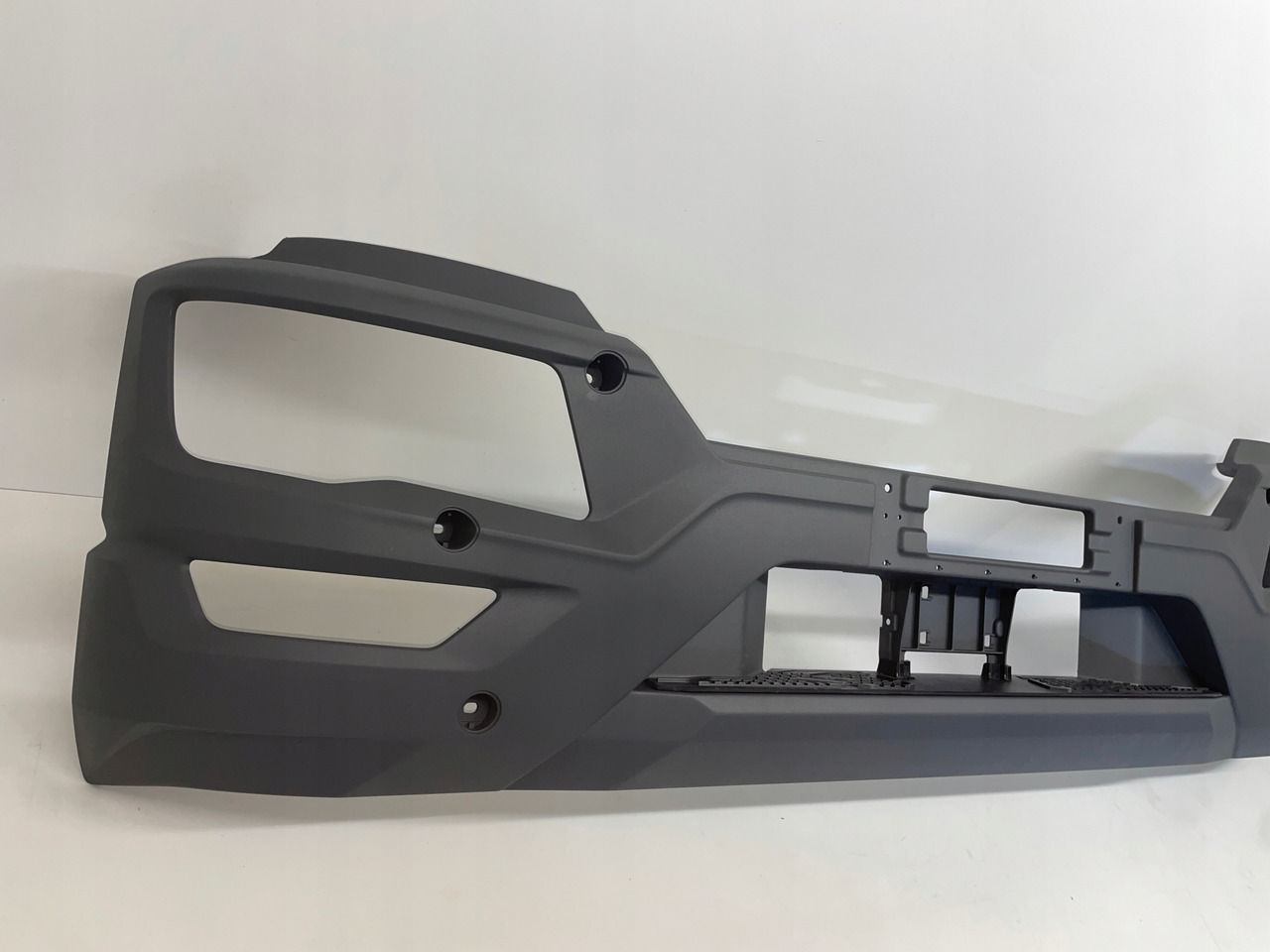 ZDERZAK MAN TGM 20- SZARY BEZ DZIUR 81416140126 - Body and exterior for Truck: picture 2 ZDERZAK MAN TGM 20- SZARY BEZ DZIUR 81416140126 - Body and exterior for Truck: picture 2