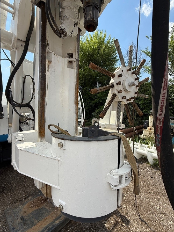 Soilmec R 210 - Pile driver: picture 3 Soilmec R 210 - Pile driver: picture 3