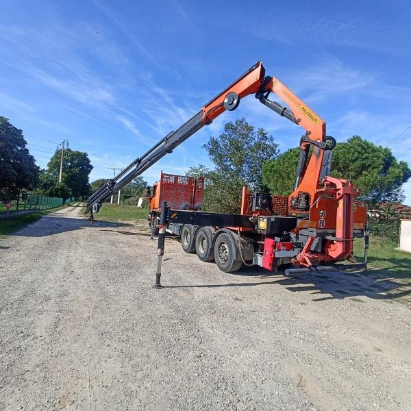 Scania P 410 - Dropside/ Flatbed truck, Crane truck: picture 3 Scania P 410 - Dropside/ Flatbed truck, Crane truck: picture 3