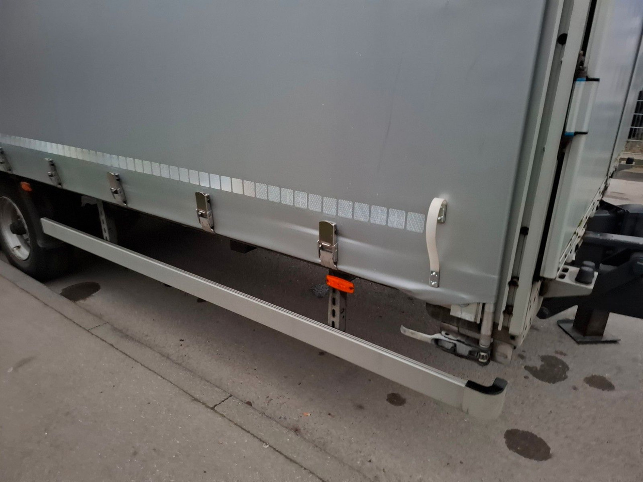 Fliegl TKF 118, Schiebeplane, Durchlader, Luft, - Curtainsider trailer: picture 2 Fliegl TKF 118, Schiebeplane, Durchlader, Luft, - Curtainsider trailer: picture 2