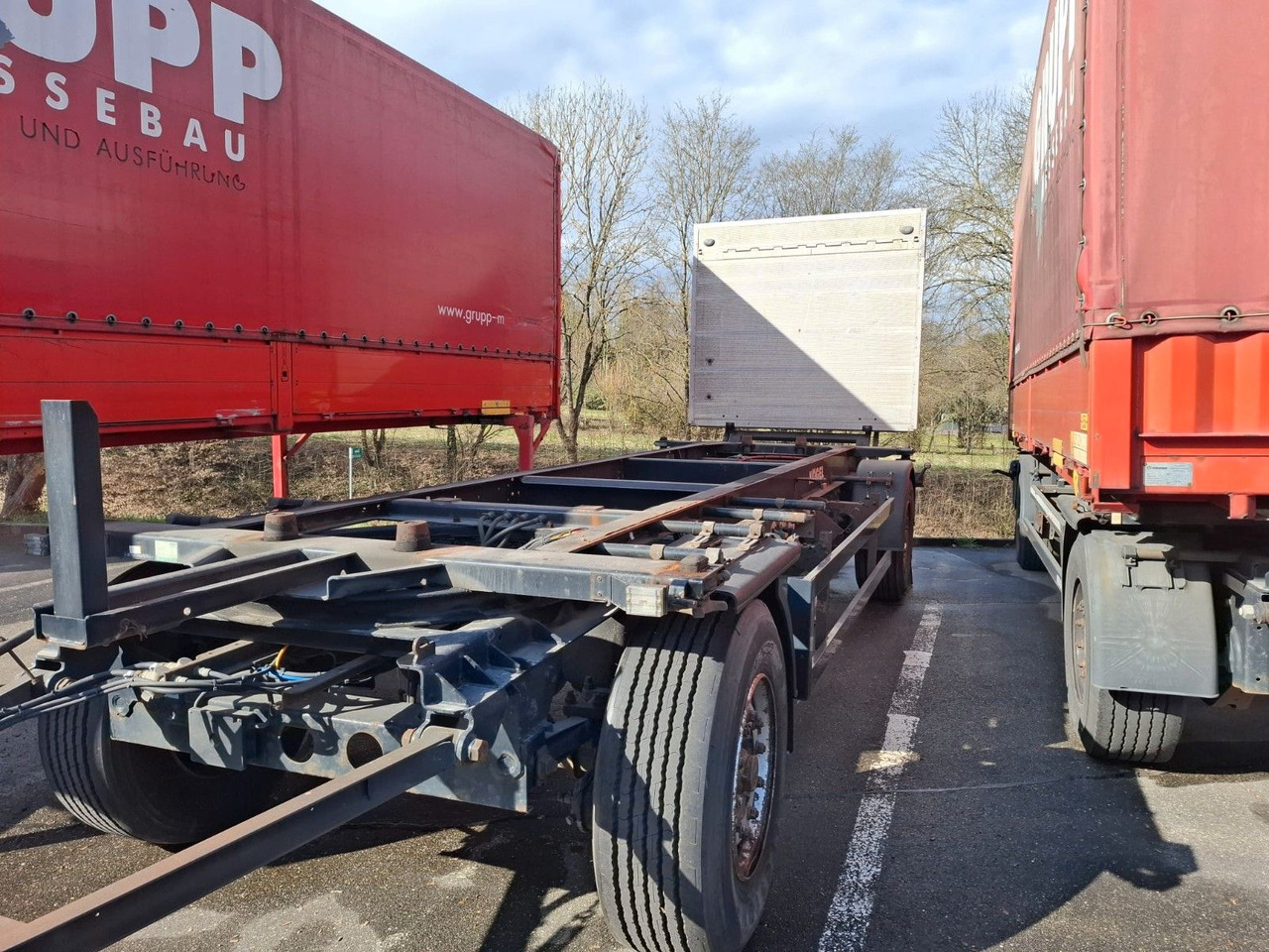 Krone AWE 18P, Ladebordwand BÄR 2,0 to - Container transporter/ Swap body trailer: picture 2 Krone AWE 18P, Ladebordwand BÄR 2,0 to - Container transporter/ Swap body trailer: picture 2