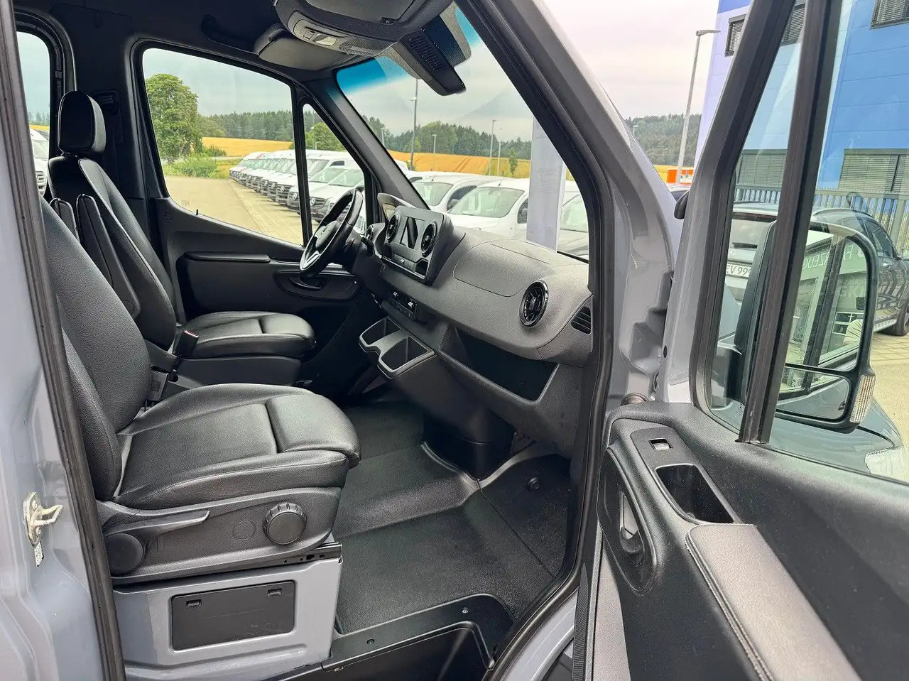 Leasing of Mercedes-Benz Sprinter 319 CDI Mixto Lang Hoch Klima AHK Mercedes-Benz Sprinter 319 CDI Mixto Lang Hoch Klima AHK: picture 10 Leasing of Mercedes-Benz Sprinter 319 CDI Mixto Lang Hoch Klima AHK Mercedes-Benz Sprinter 319 CDI Mixto Lang Hoch Klima AHK: picture 10
