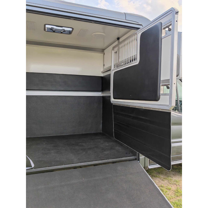 New Horse truck for transportation of animals STX Ford Transit by Stephex: picture 24 New Horse truck for transportation of animals STX Ford Transit by Stephex: picture 24