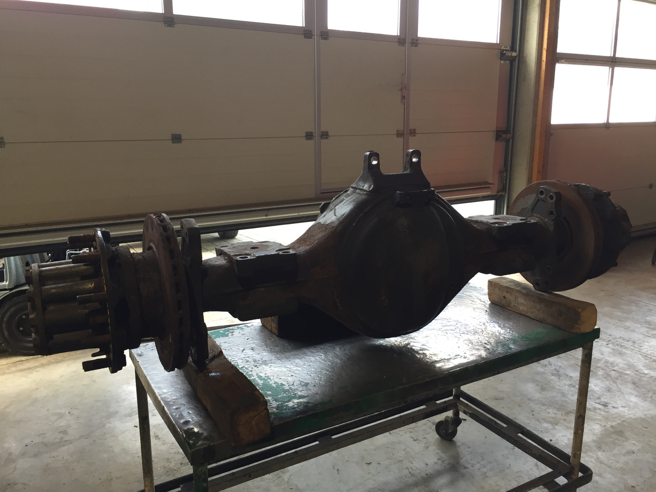 Gebrauchte Hinterradachse DB Axor 1824, Typ : HL6 / 1DCSL - 13, Artikel - Nr. : 99.99999 - 9999 - Rear axle for Truck: picture 1 Gebrauchte Hinterradachse DB Axor 1824, Typ : HL6 / 1DCSL - 13, Artikel - Nr. : 99.99999 - 9999 - Rear axle for Truck: picture 1